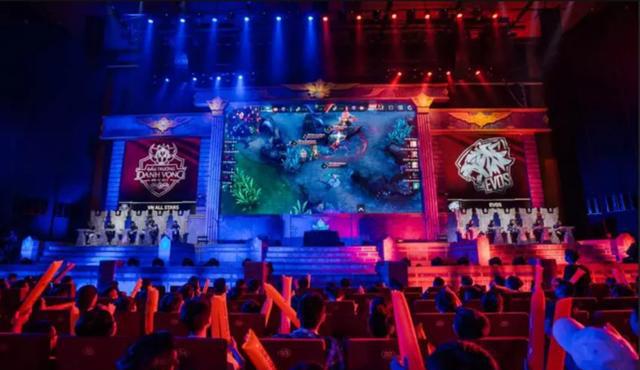 领衔中场 领衔中场